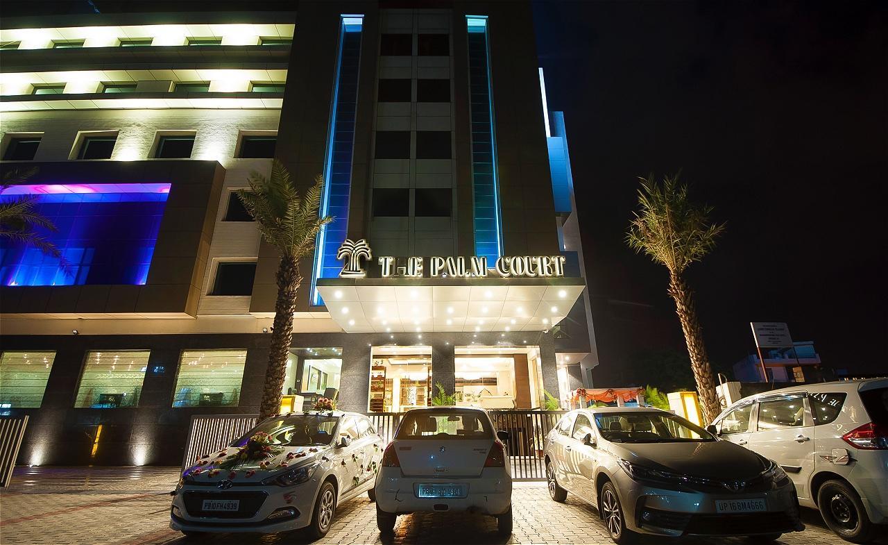 Готель The Palm Court Лудхіяна Екстер'єр фото
